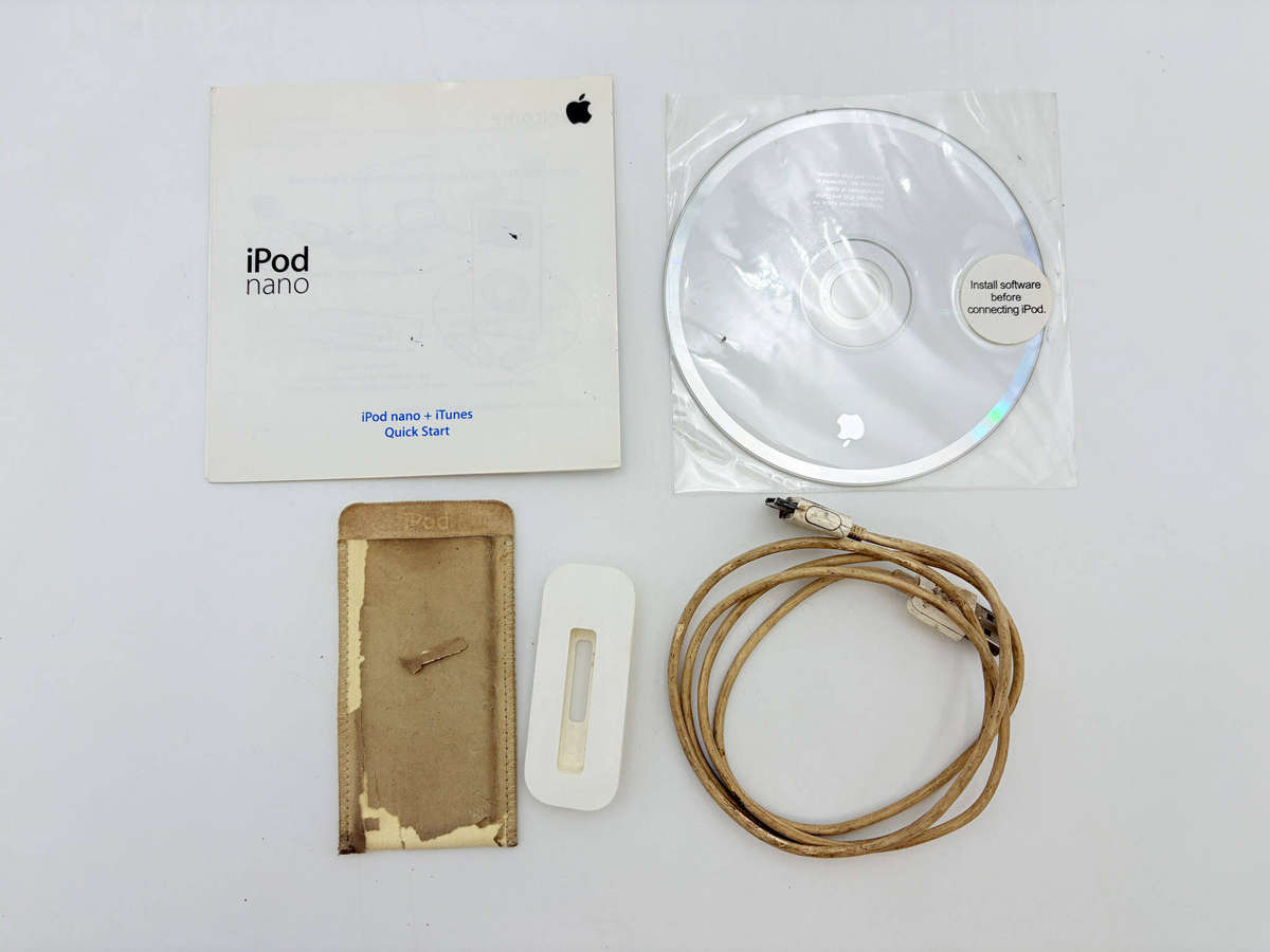 Apple iPod nano  1st Generation  2GB  Black  Model MA099ZP/A