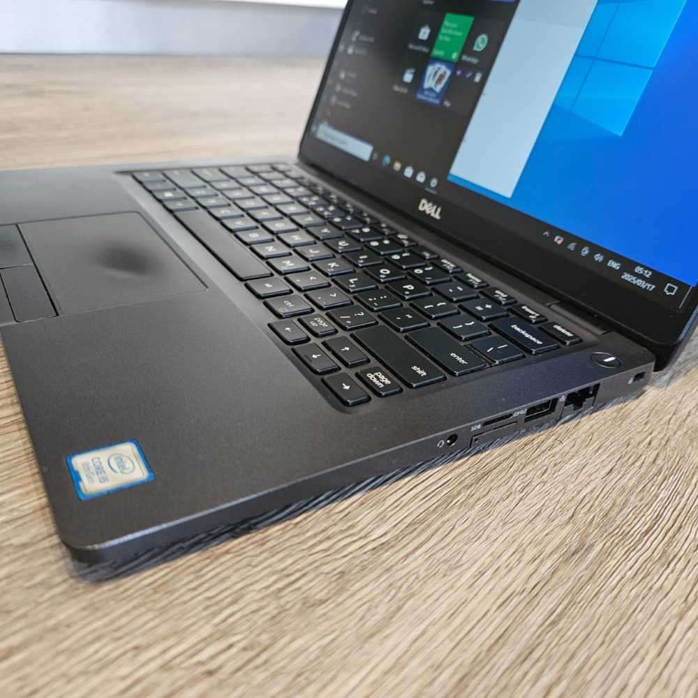 Dell latitude 5300 Touchscreen core i5 8th generation.