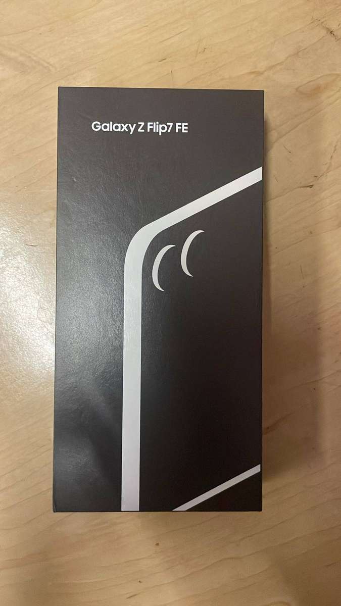 Samsung Galaxy Z Flip7 FE 256GB - White