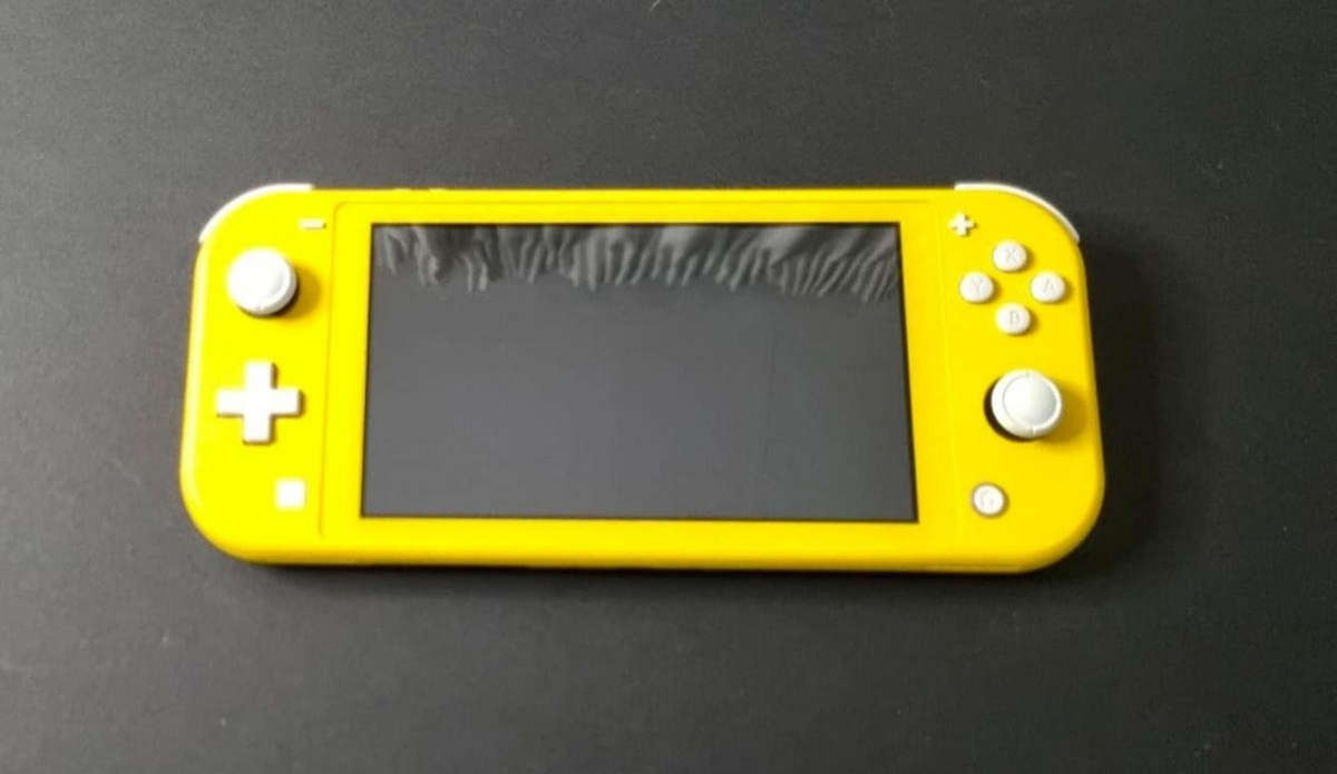 Like new Nintendo switch lite bundle