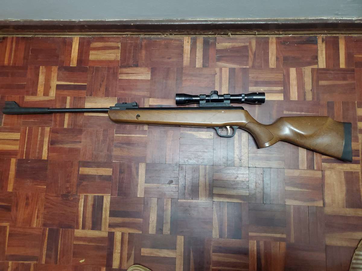 Pellet Gun. 5.5 mm with scope and pellets