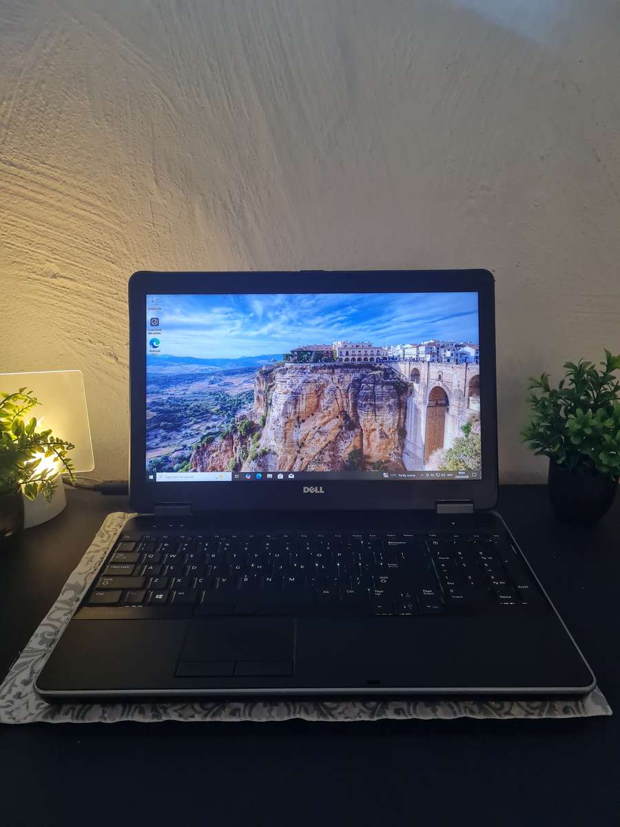 Dell Latitude E6540| I5-4300M | AMD Radeon HD 8790M