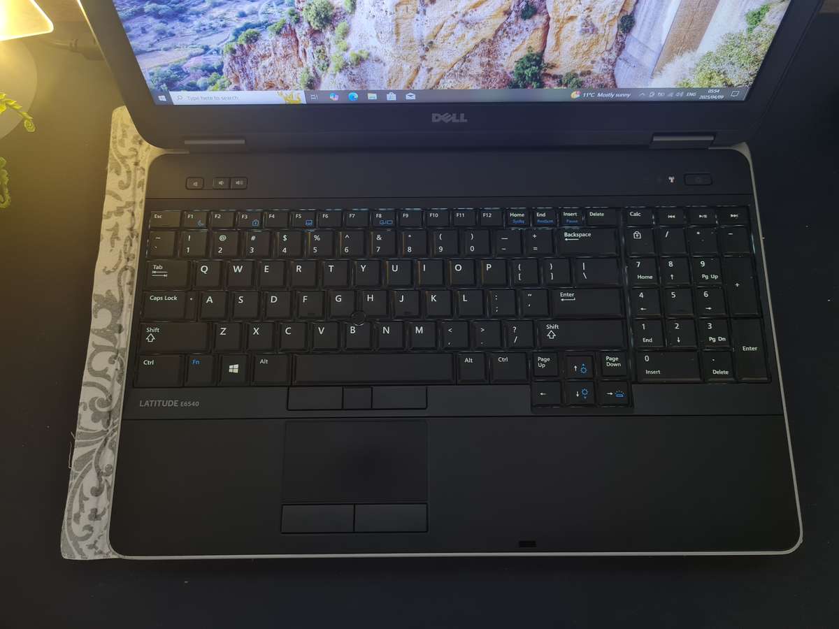Dell Latitude E6540| I5-4300M | AMD Radeon HD 8790M