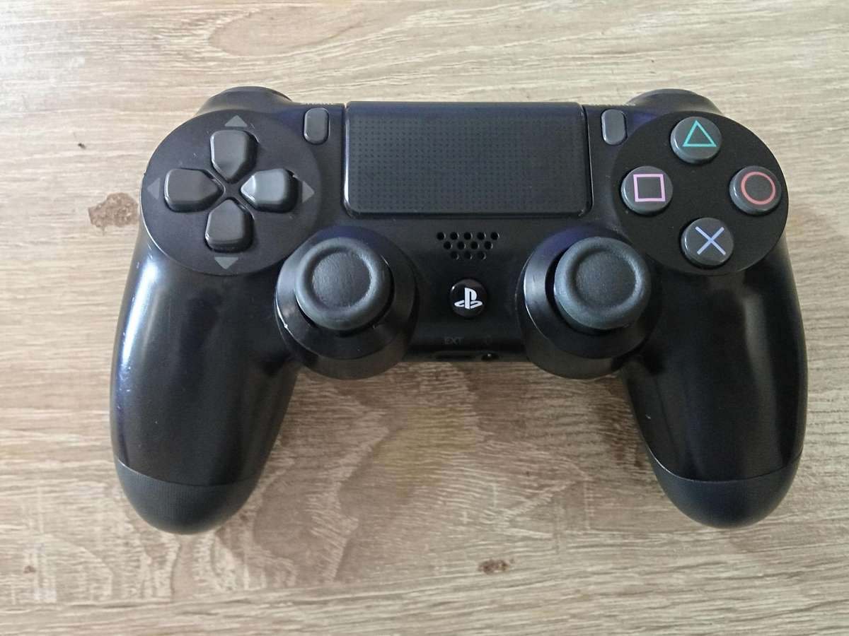 PS4 Controller