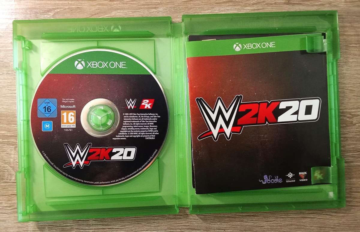 Xbox one WWE2K2020 (COMPLETE IN BOX EXCELLENT CONDITION - COMBINE ORDERS PAY 1 SHIPPING FEE)