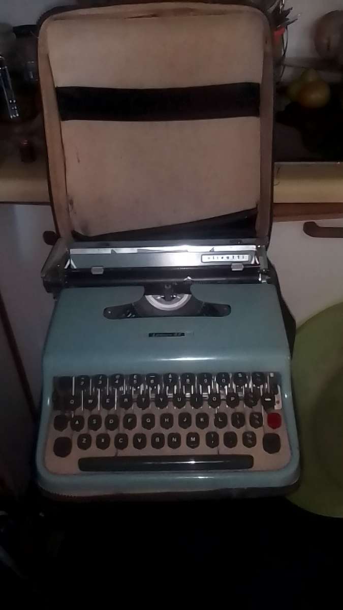Olivetti Latttera 22