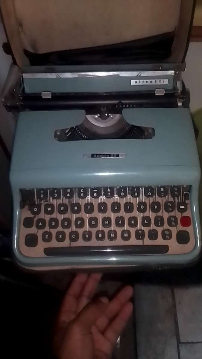 Olivetti Latttera 22