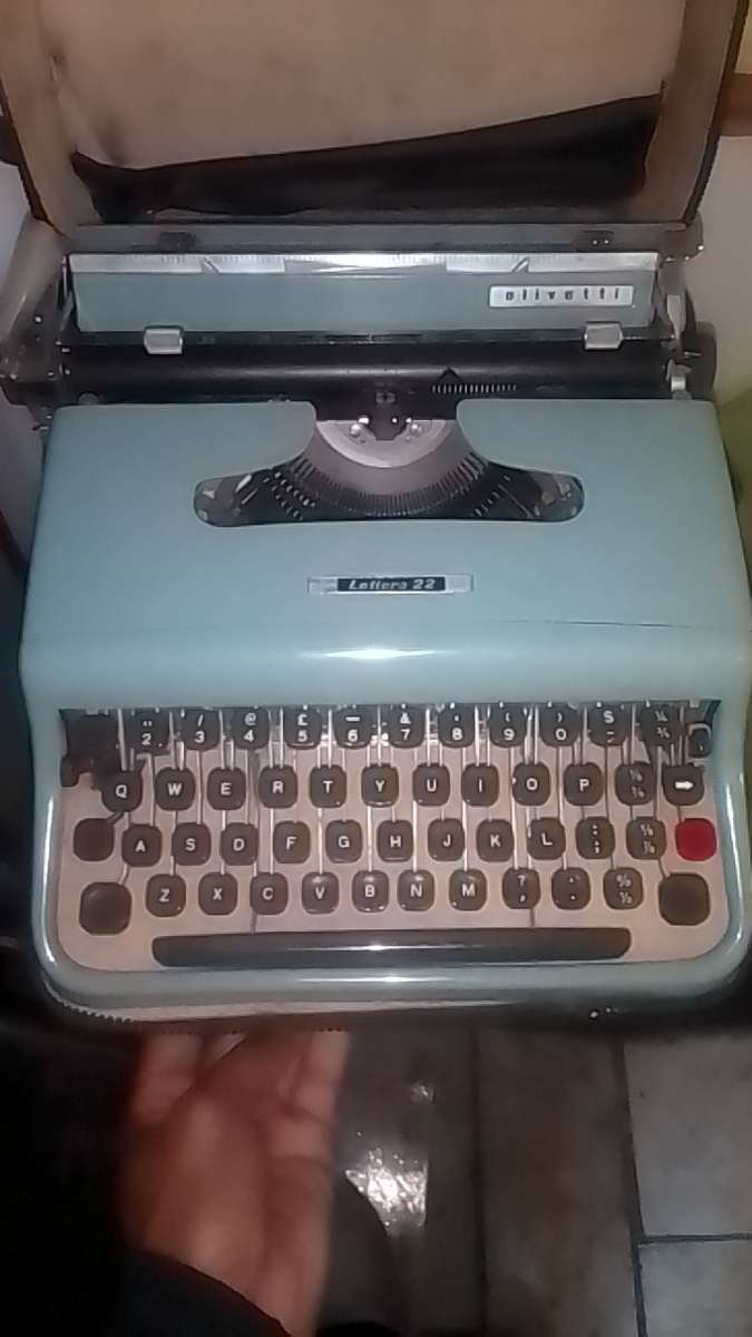 Olivetti Latttera 22