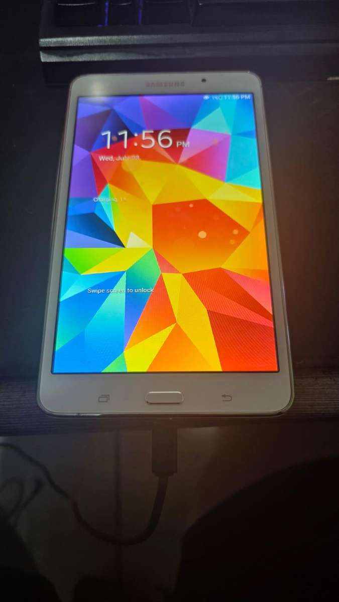 Galaxy Tab 4 7.0 (Please Read description)