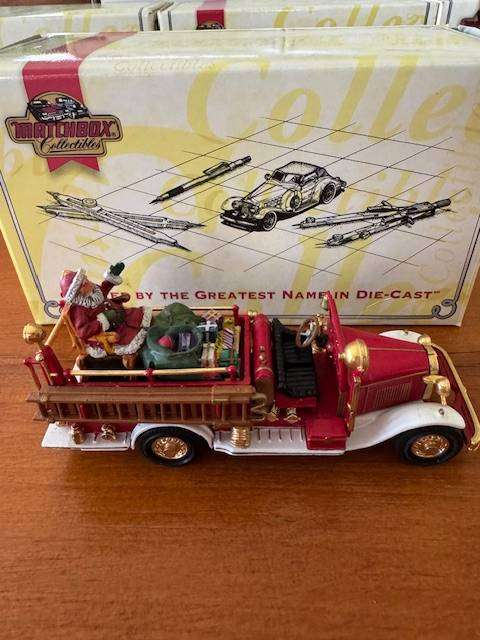 Matchbox Collectibles - Model AA 1.5-ton Truck - Christmas edition