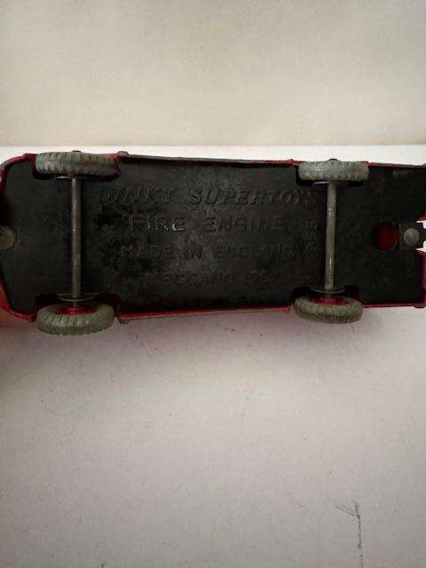 Dinky Toys 555 - Fire Engine with extending ladder