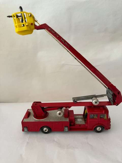 Corgi Major Toys - Simon Snorkel Fire Engine