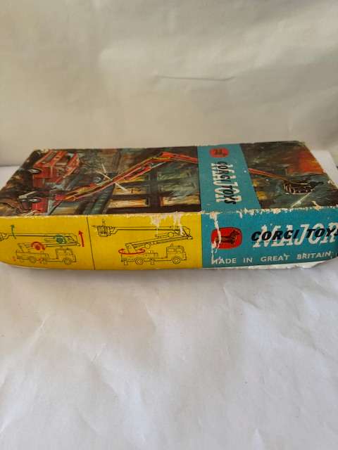 Corgi Major Toys - Simon Snorkel Fire Engine