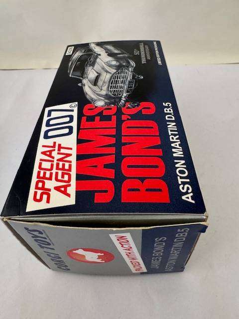 Corgi Toys 04206 - 50th Thunderball anniversary - James Bond's Aston Martin DB5