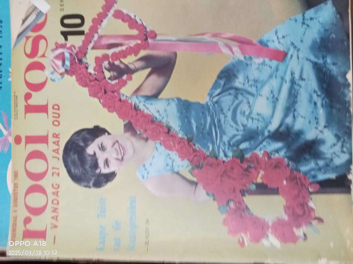 Antique Rooi Rose Magazines