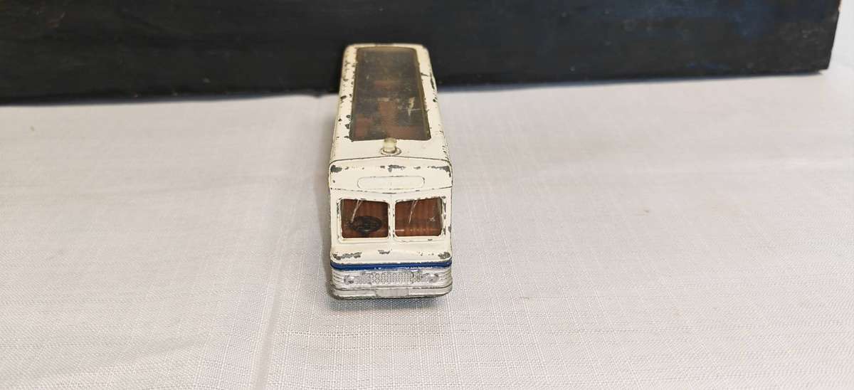2 x Dinky Toys Die Cast Models