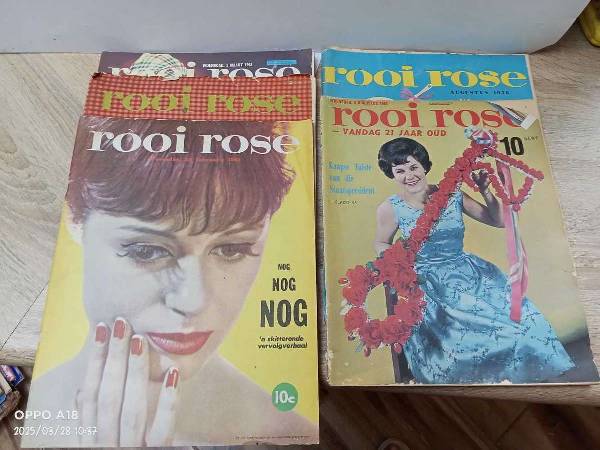 Antique Rooi Rose Magazines