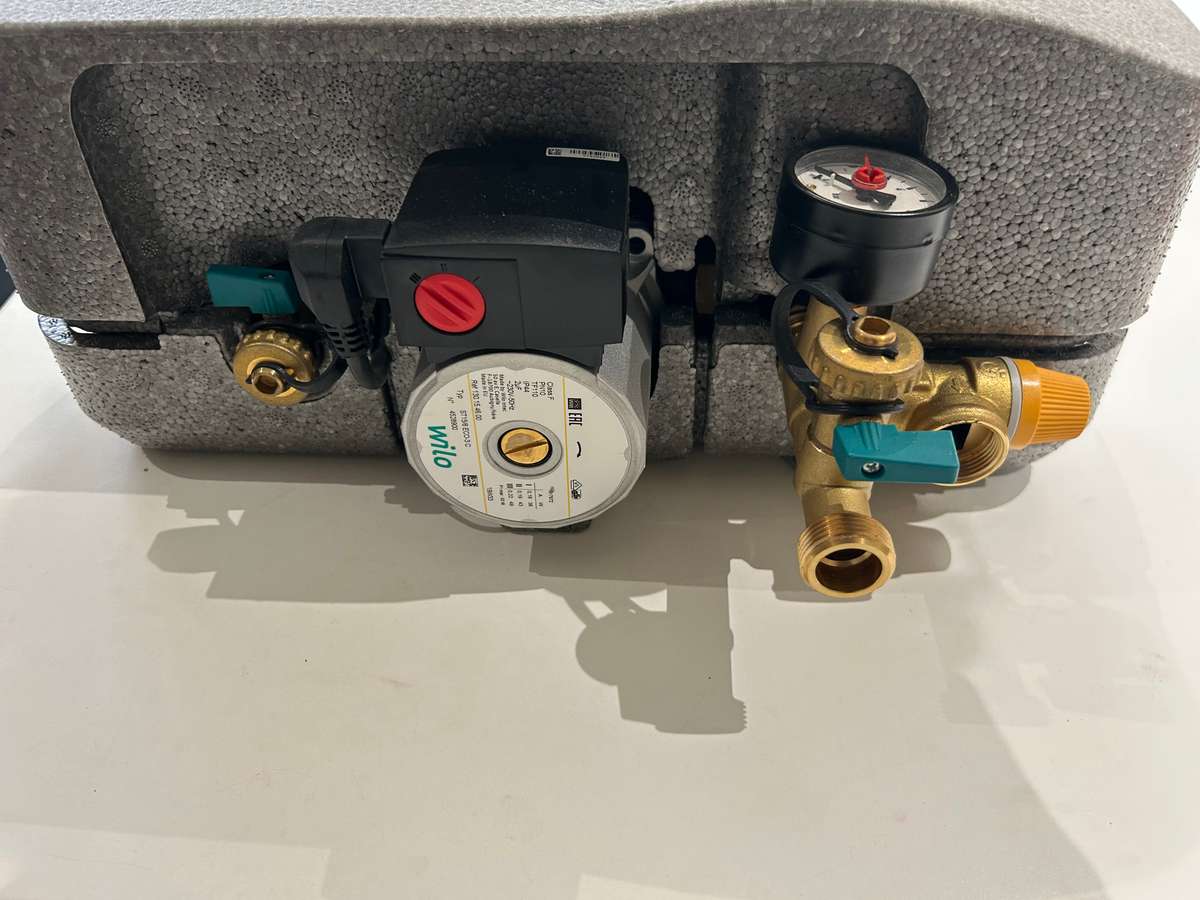 SINGLE-LINE PUMP STATION WITH CIRCULATING PUMP{WILO ST 15/6 ECO}