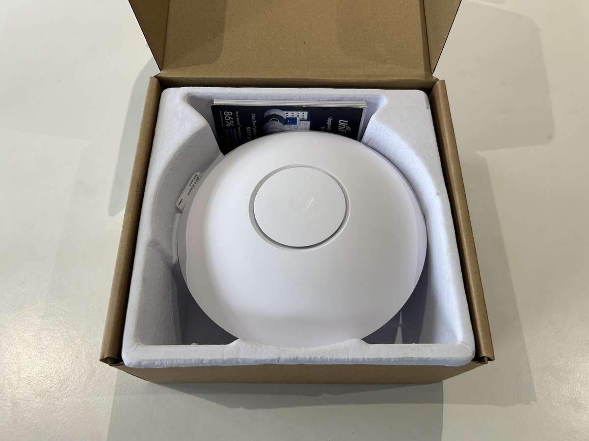 UBIQUITI UNIFI DUAL BAND AC LONG RANGE AP UAP-AC-LR