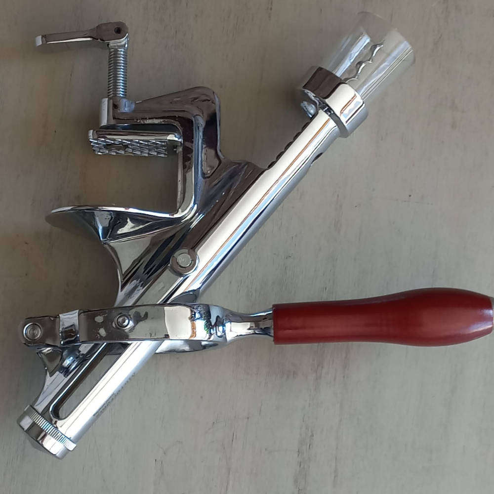 Professional Table mountain/Bar top Chrome wine bottle opener