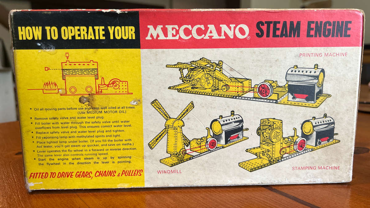 Meccano steam engine