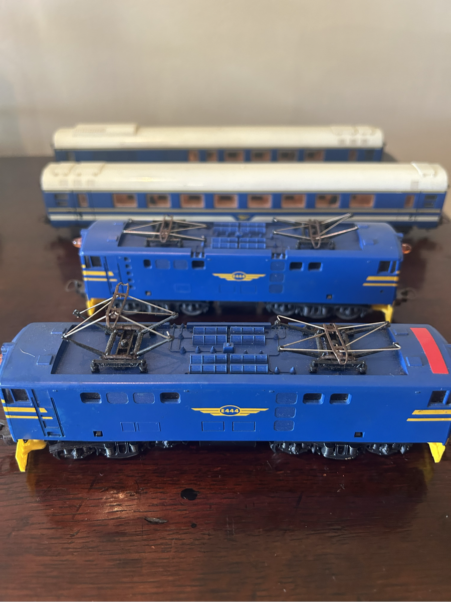 Lima - blue train set
