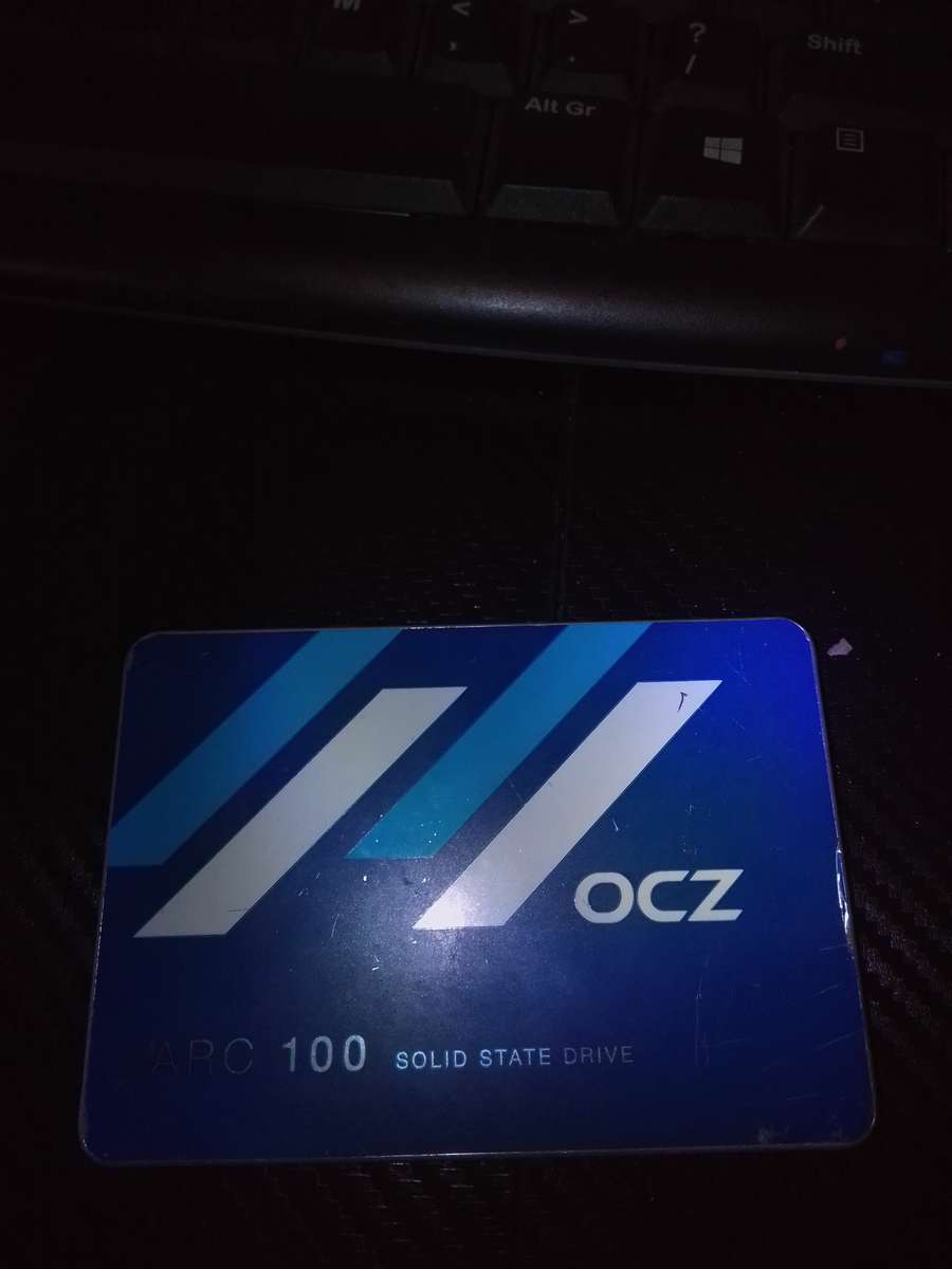 Bulk lot of 1 x SSD and 3x HDD drives