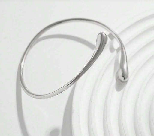 Gorgeous water drop arm cuff