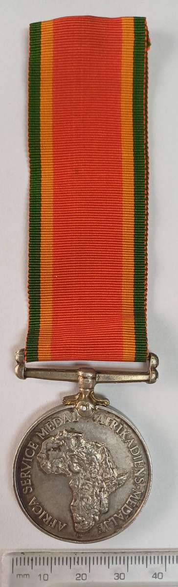 WW2 FULL SIZE AFRICA SERVICE MEDAL - SILVER & ORIGINAL RIBBON