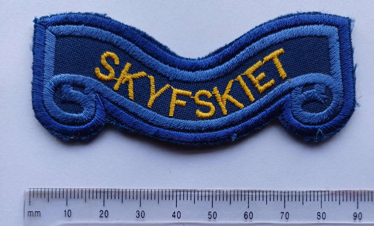 SKYFKIET - SCHOOL BADGE (Yellow)