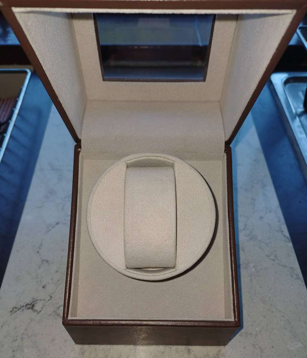 WATCH / JEWELRY DISPLAY & PRODUCT BOX - ROTATING PLATFORM - PROFESSIONAL