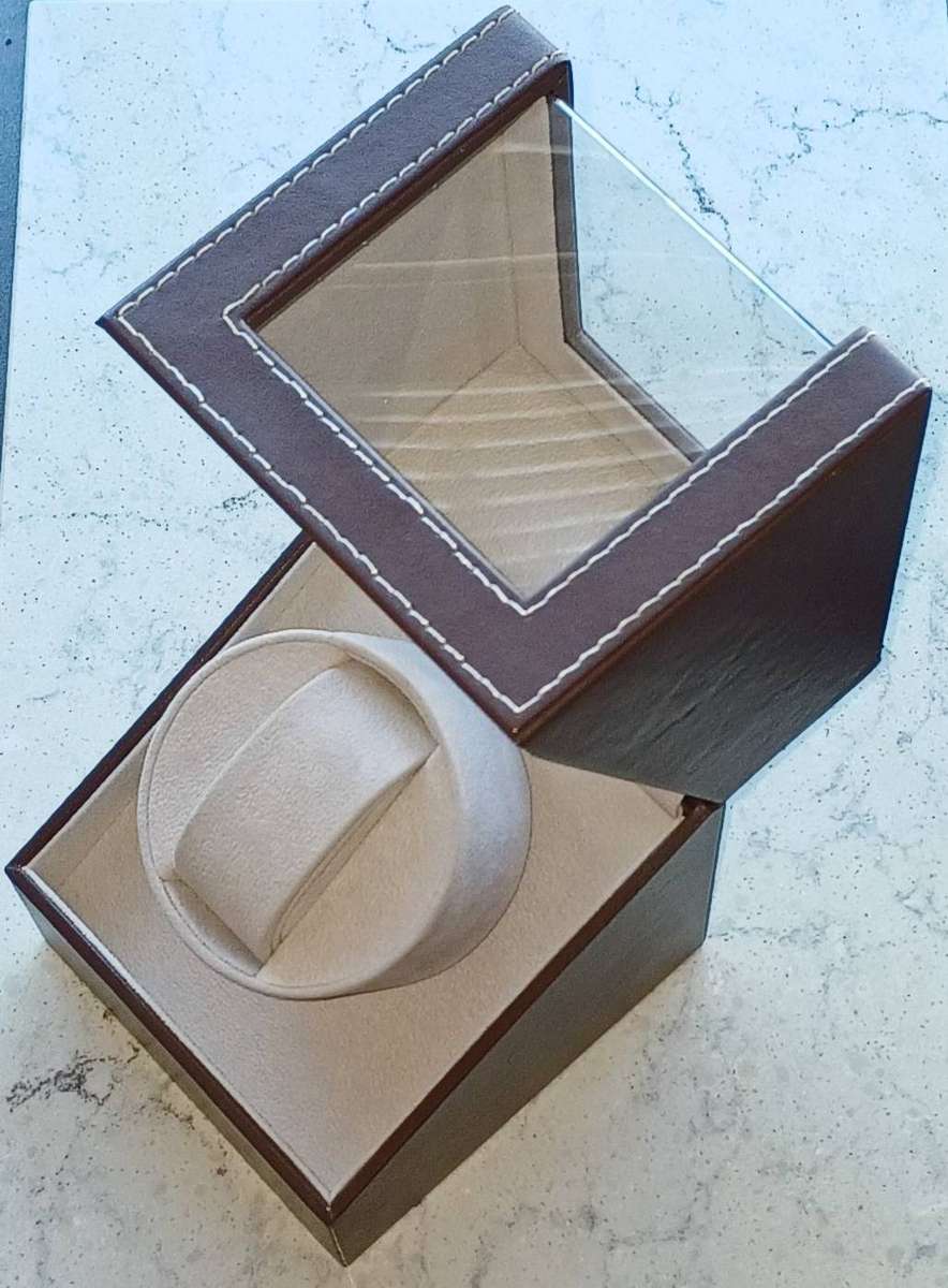 WATCH / JEWELRY DISPLAY & PRODUCT BOX - ROTATING PLATFORM - PROFESSIONAL