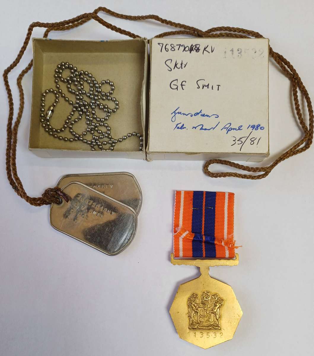SADF_PRO PATRIA MEDAL (FULL SIZE) - ORIGINAL BOX & "DOG TAGS"