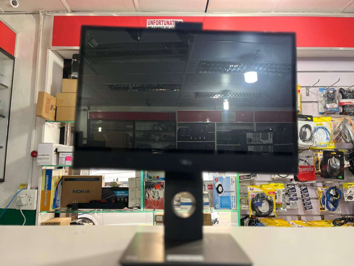 Dell 5270 AI0  Ci5 - 9th gen  8gb / 256gb ssd  Touch screen
