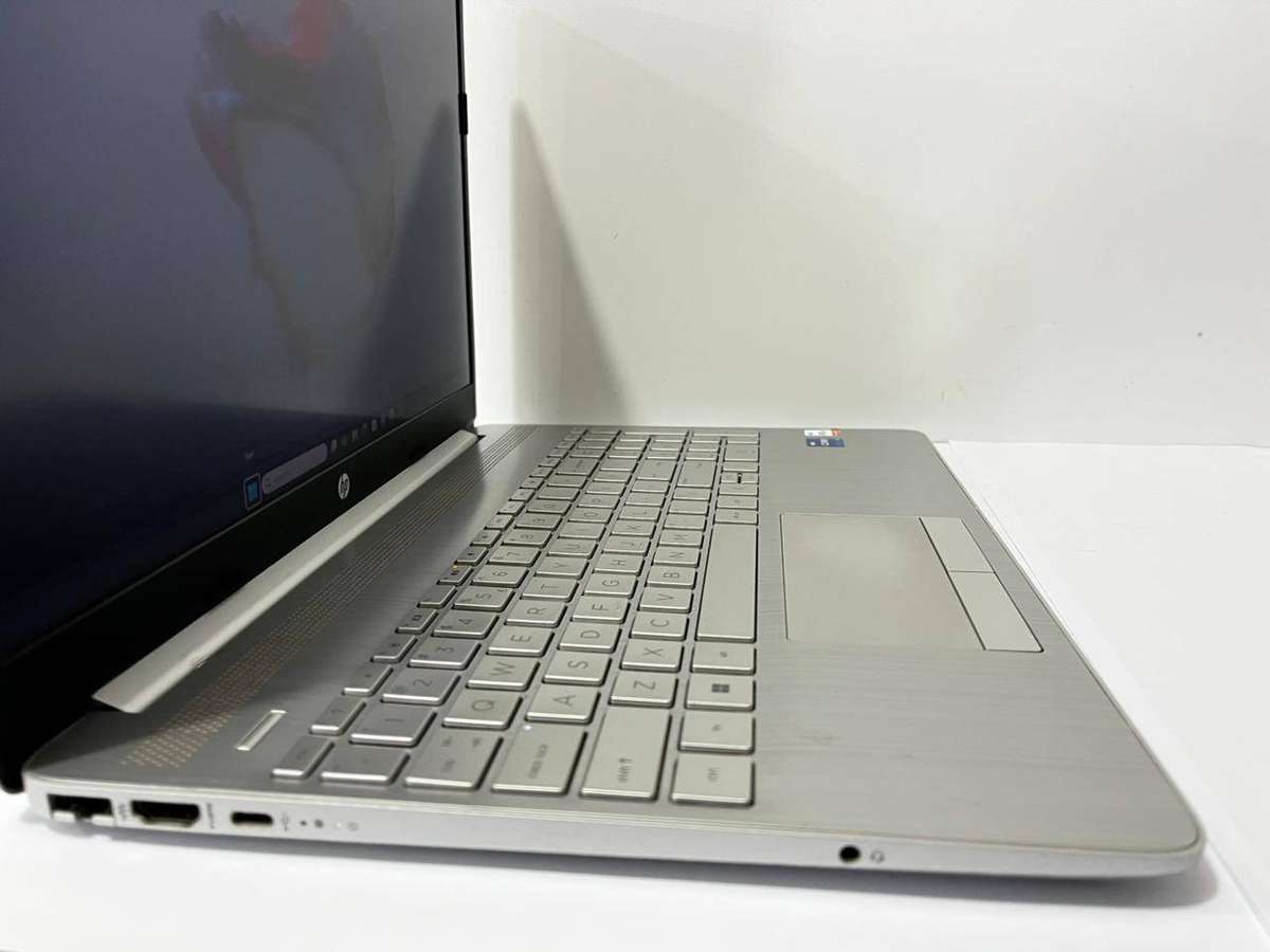 HP Laptop 15-dw3026ni (51N56EA)