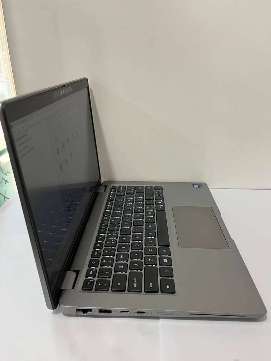 Dell Latitude 5540  Ultra7 165U  16gb / 512 gb ssd