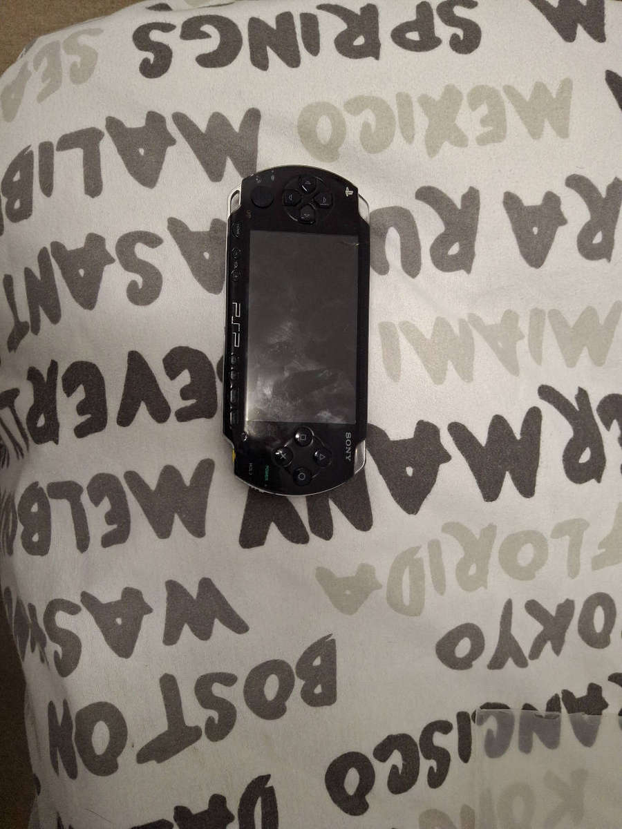 PSP 10 loaded games and 3 disk games with a charger