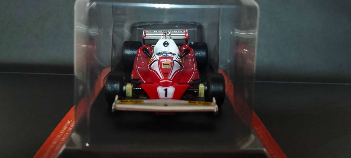 Ferrari F312 T2 Model Car