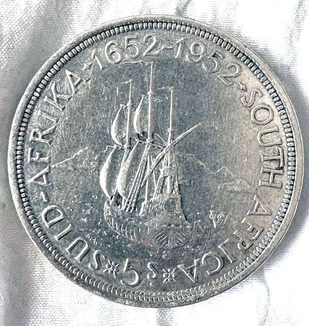 1952 5 Shilling A/U - Full detail Spotless