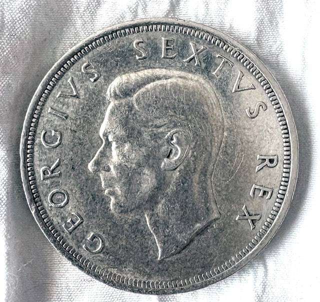 1952 5 Shilling A/U - Full detail Spotless