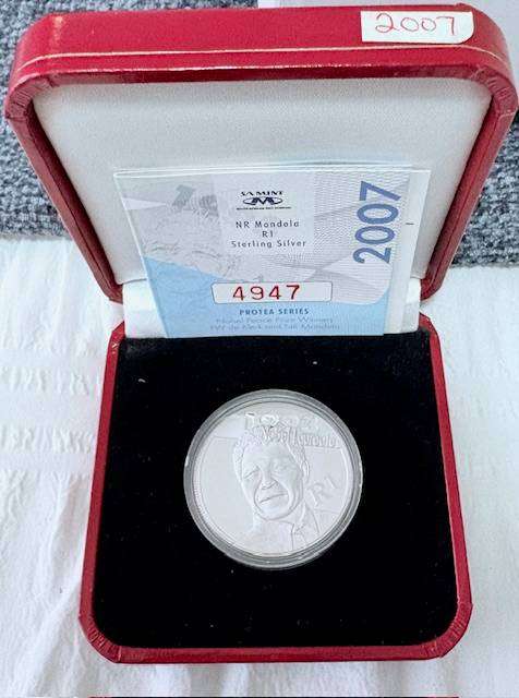 SA R1 Nobel Prize Winners Nelson Mandela 2007 in Red Mint box with certificate Sterling Silver
