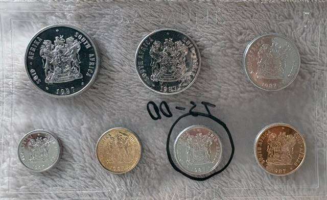 SA Mint Pack  - 1987 - 10 cent TS is double dye - R1 is Proof like to proof