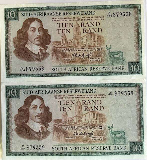 TWO X TW DE JONGH (CONSECUTVE NUMBERS) TEN RAND BANK NOTES WITH CONSECUTIVE NUMBERS BEAUTIFUL SET