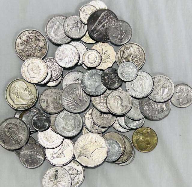 60 x Mix WORLD COINS of different courtiers in EF to AU condition as one lot