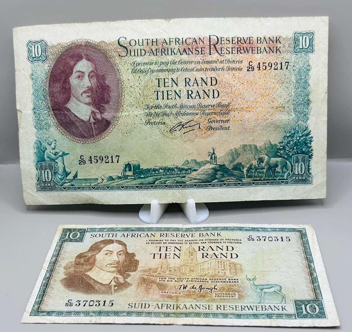 1962 RISSIK AND 1967 DE JONGH TEN RAND BANK NOTES (JUGE ON IMAGE)