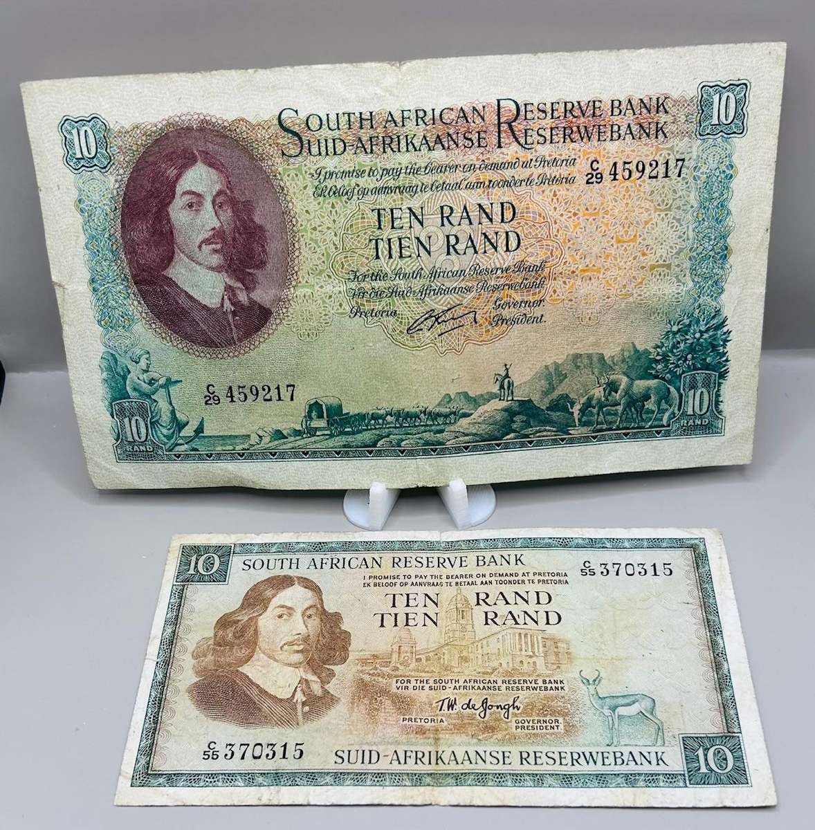 1962 RISSIK AND 1967 DE JONGH TEN RAND BANK NOTES (JUGE ON IMAGE)