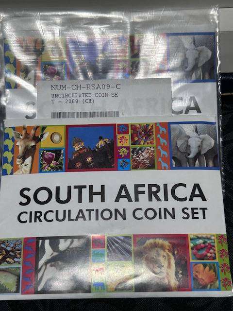 2009 Small UNC Coin sets scares and was for exports not a lot available in SA x 2 Bid per set