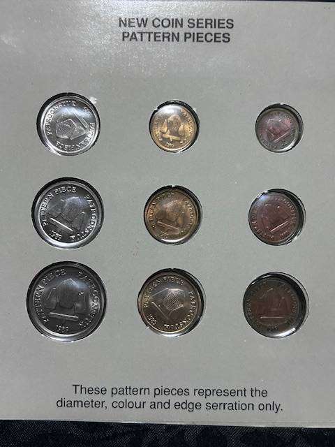 COIN PATERN PEACE SET OF THE PAR COIN SERIES x 5 bid per set