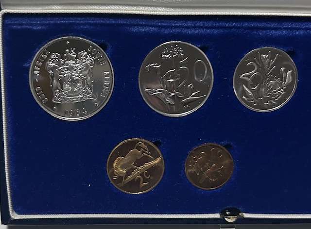 1984 South Africa Proof set Silver R1 to 1 cent and Nickel R1 in ORIGINAL blue SA mint box
