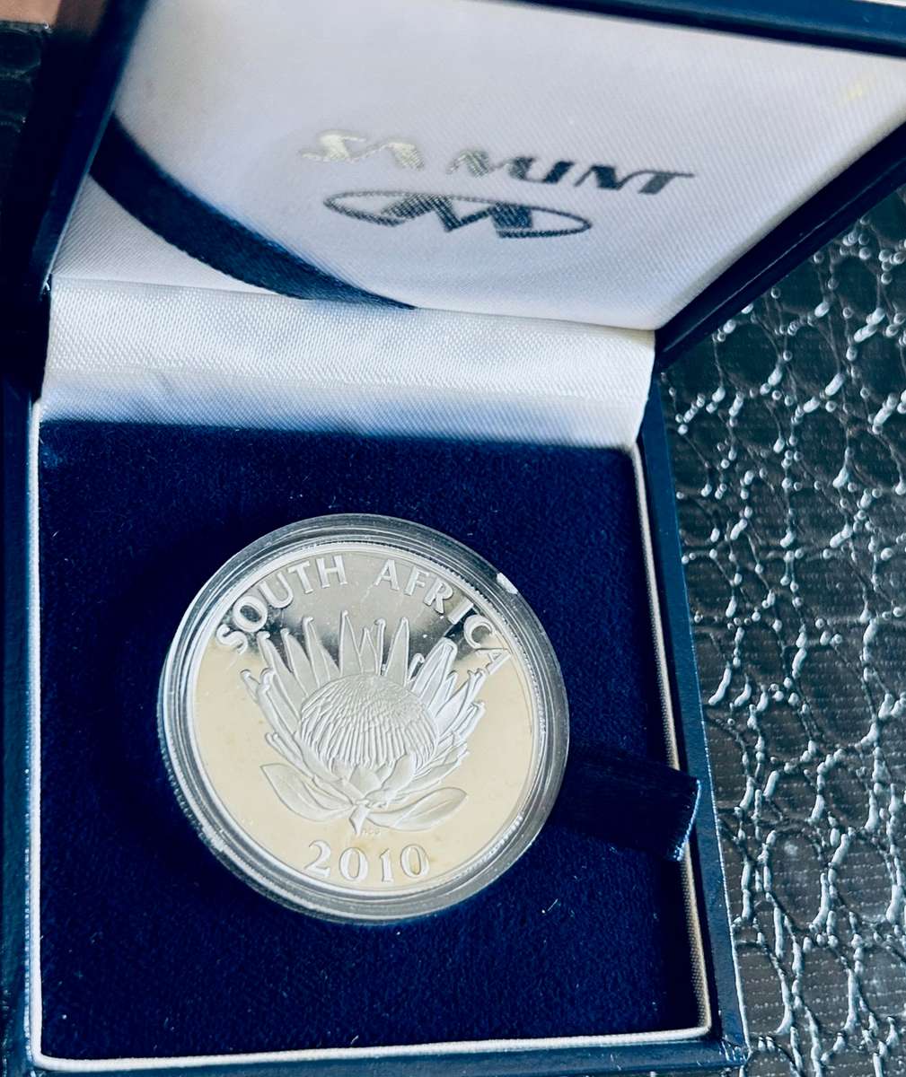   2010 SILVER PROOF R1 - NADINE GORDIMER  LOW PROOF MINTAGE 1939